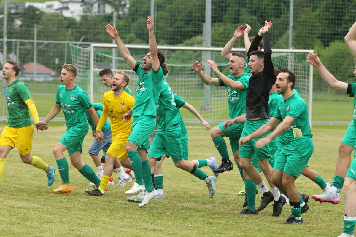 💚🤍 Saisonabschluss in Rabenstein: Deutlicher Heimsieg der KM, knappe Niederlage für die U23