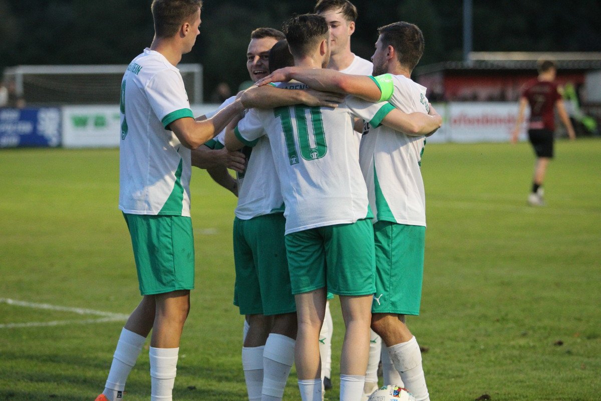 Starke KM siegt in Spratzern – U23 knapp geschlagen 🤍💚
